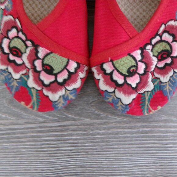 Lot 2 Pair Asian Embroidered Shoes Green Red Mary Jane and Ankle Tie 5.5 / 6 - Picture 8 of 16